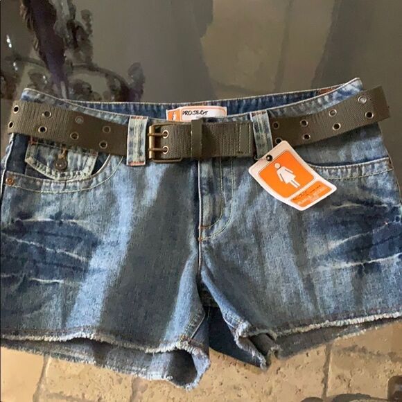 Jean shorts with belt - Picture 1 of 4